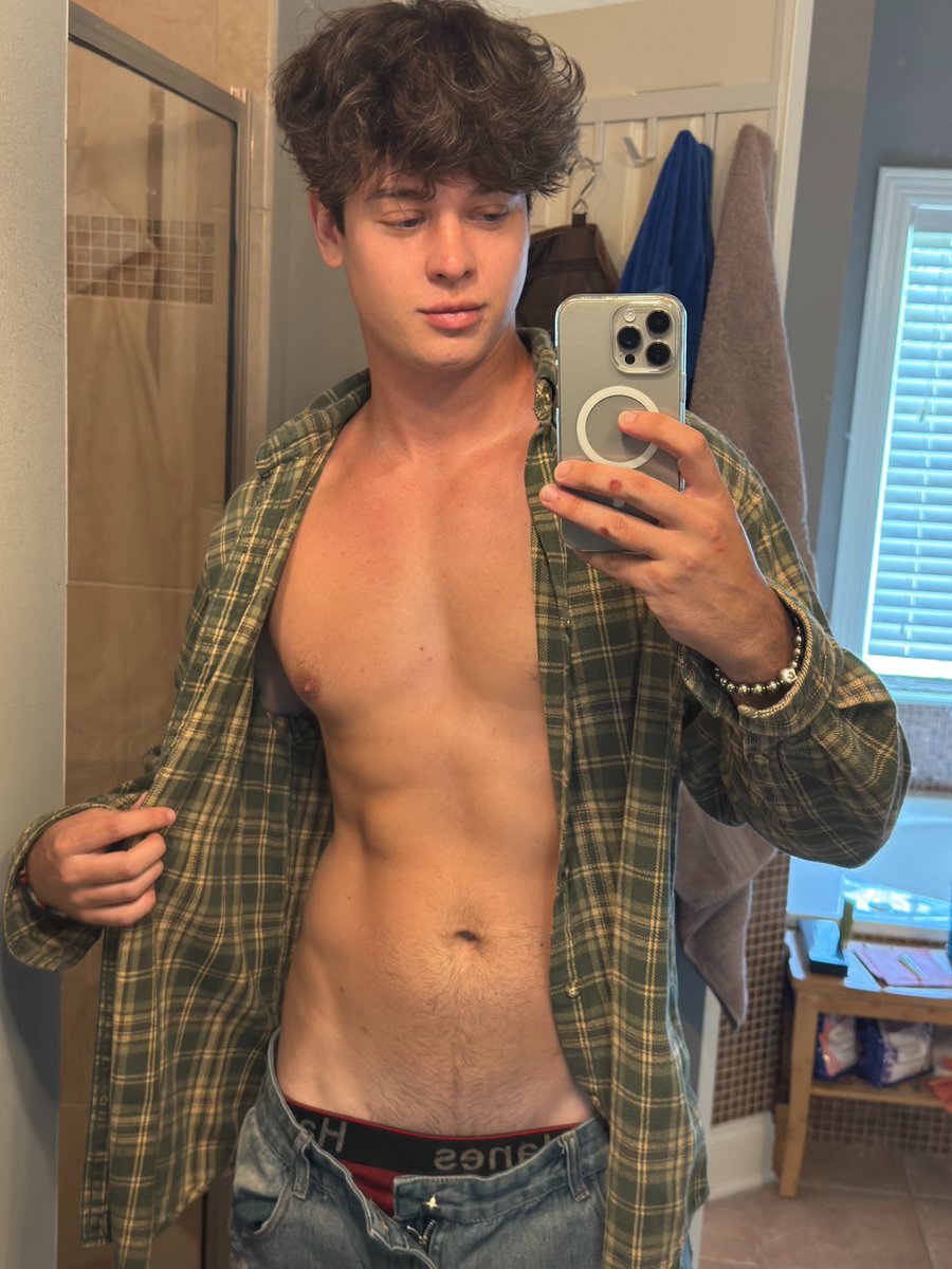 caught you staring 😏