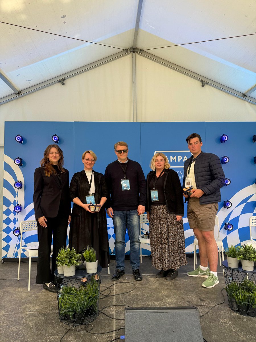 21. jūnijā visas dienas garumā aktīvi piedalījāmies sarunu festivālā LAMPA!

Izglītoties vai izdzīvot? Ar šo jautājumu uzrunājām diskusijas “Izglītība vai izdzīvot” panelistus, lai noskaidrotu – vai studēt Latvijā jauniešiem ir privilēģija? 📚⚖️