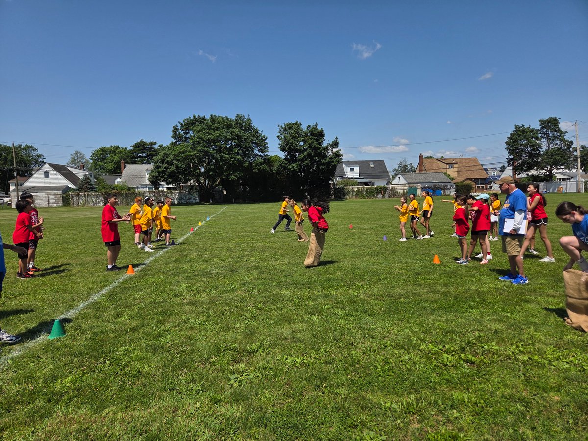 Field day continued <a href="/meadowbrookem/">MeadowbrookSchoolEM</a> <a href="/meadowbrook_pta/">Meadowbrook PTA</a> <a href="/mcgovern_carrie/">Carrie McGovern</a> <a href="/RileyMDBK/">K Cosolito</a> @caroddos