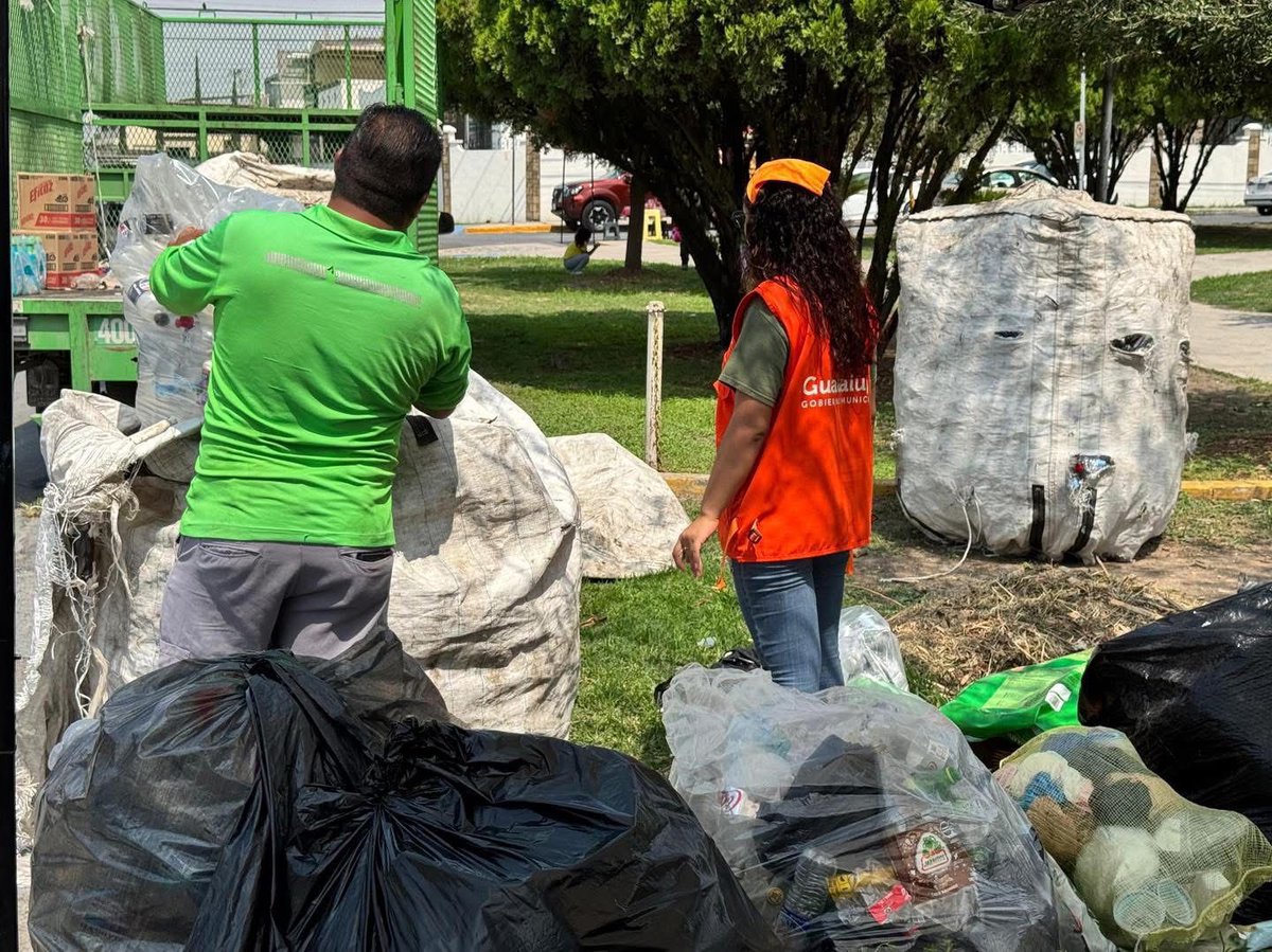 🌱 ¡Gracias a todas y todos por sumarse a nuestra Campaña de Reciclaje! 

Llenaron de vida los Drive Thru con sus materiales reciclables y se llevaron una planta como agradecimiento. 🌿 ♻️ 

 Te esperamos en la próxima jornada. 🤝

#SeamosGrandes