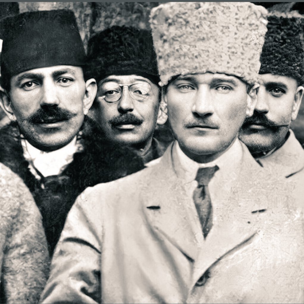 "Milletin istiklalini yine milletin azim ve kararı kurtaracaktır."  

(Mustafa Kemal Atatürk, 21-22 Haziran 1919, Amasya Genelgesi)