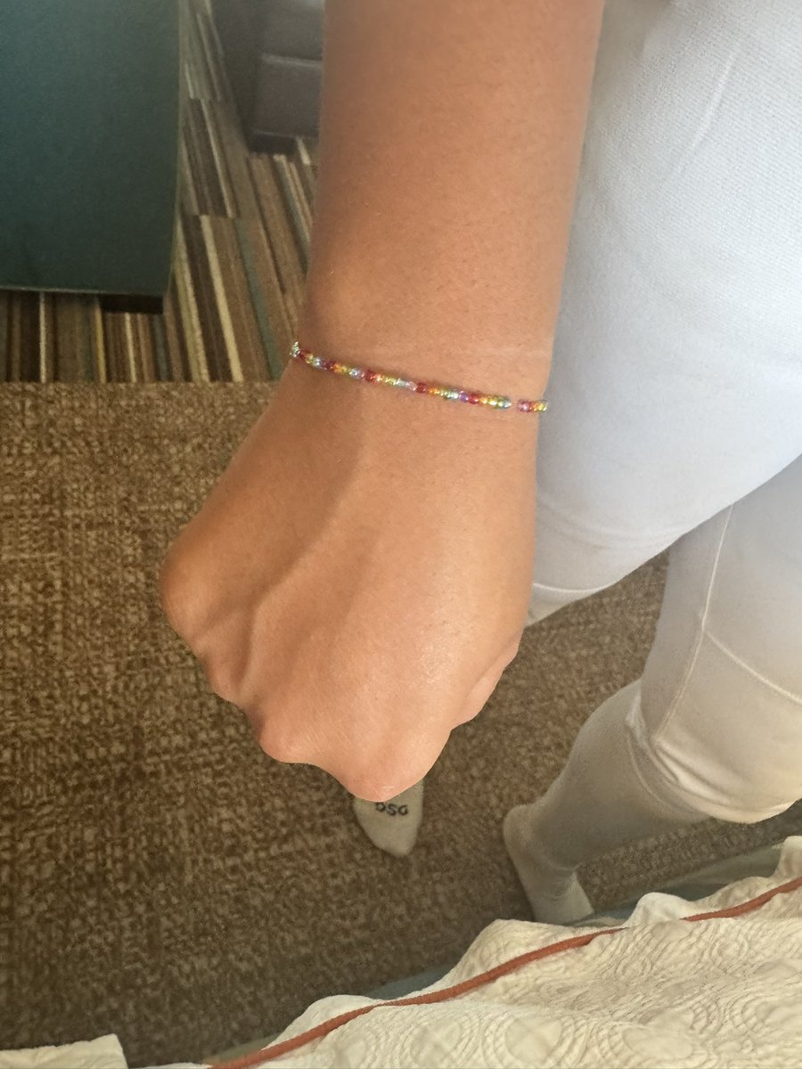 If you’re at Vic Park for the Outlaws Showcase tomorrow, find <a href="/ChloeHartlep/">Chloe Hartlep</a> and she’ll make you an amazing bracelet!!