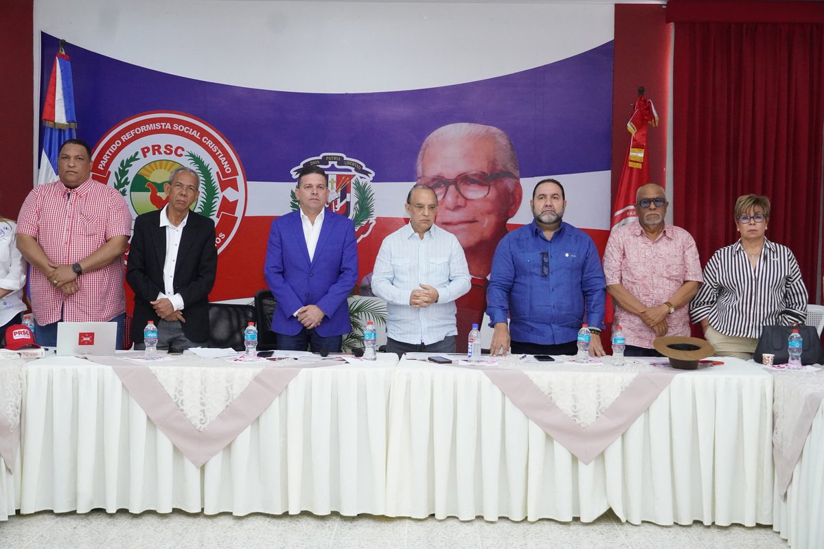 🗣️ ¡Cumpliendo con la agenda partidaria!

Asistimos a la reunión del directorio presidencial de nuestro (PRSC) Partido Reformista Social Cristiano, donde abordamos temas trascendentales de interés en la arena política ✅