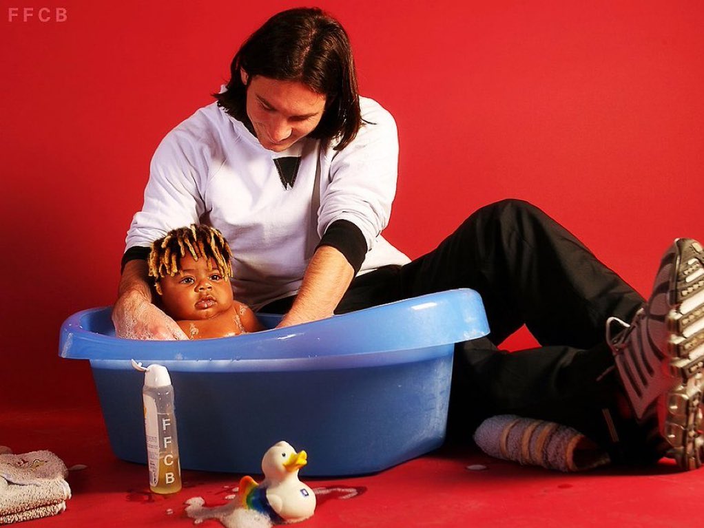 ميسي مع نيكو وليامز و لأمين يمال في صورة واحدة 😉