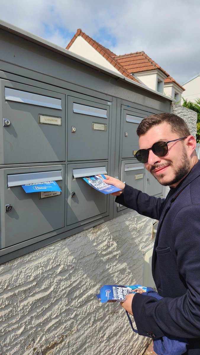 RNJ_92's tweet image. 🇨🇵 Engagez-vous pour vos convictions !

Comme ici à Puteaux ainsi qu&apos;à Asnières-Sur-Seine où nos jeunes se mobilisent sur le terrain avec un boitage patriote ☀️

#rnj92 #HautsdeSeine #Puteaux #Asnières