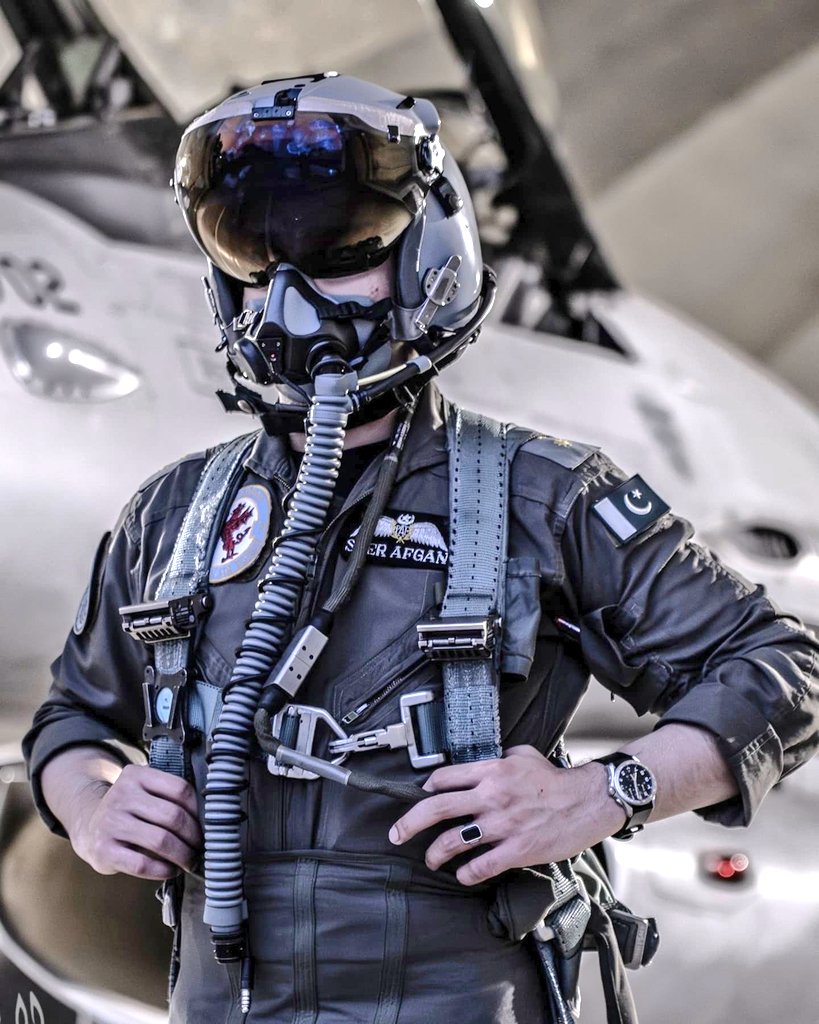 ACEofPAF's tweet image. Soaring with style & steel nerves PAF's finest: fearless, sharp witted, masterfully skilled, and effortlessly handsome ... 馃挜馃嚨馃嚢
#PAFPride #AcesInTheSky
V.C :- @AwaisLali