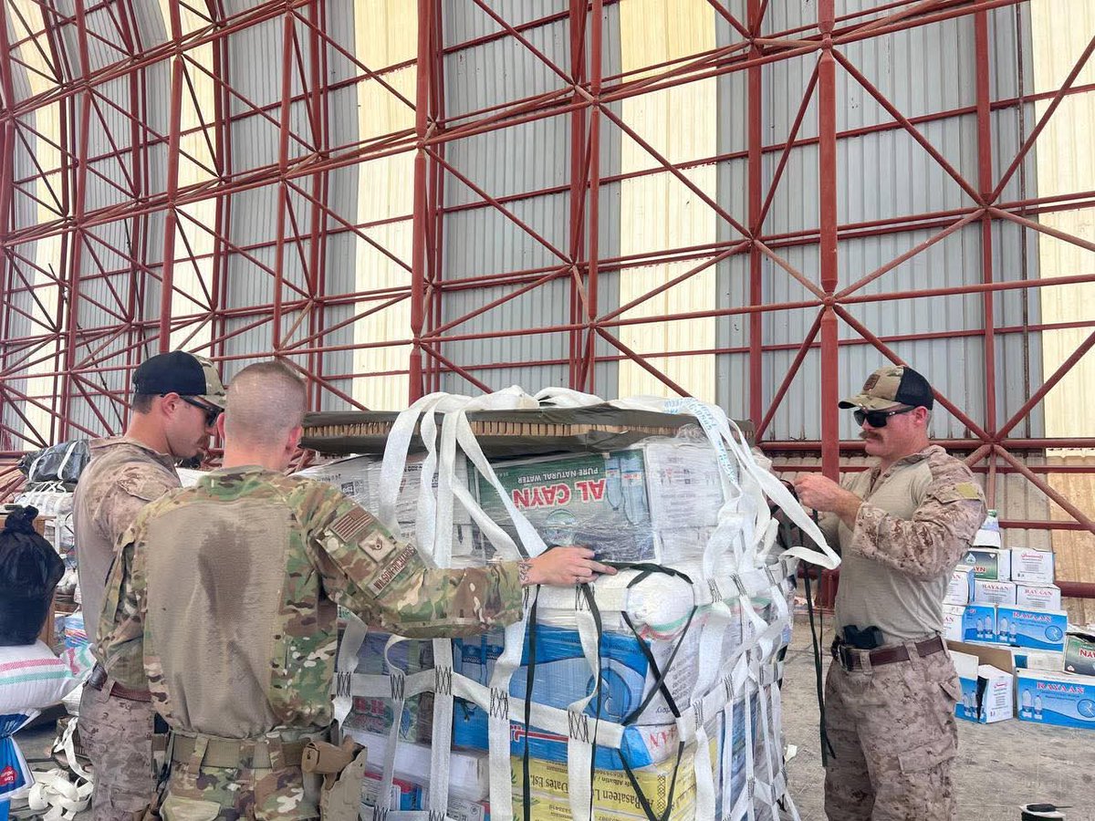 Abdi_MAbdinur's tweet image. Ciidamadda Cirka ee Dowladda Mareekanka (US Air force) oo si dhow ula Hawl gala Ciidamada Difaaca Puntland (PDF) ayaa Raashin iyo Saanad, hawada sarre uga daadiyay Ciidanka Hawlgalka Ciribtirka Argagixisada ee Puntland ee ka Hawlgelaya Calmiskaad. Saanada ayaa laga raray Boosaaso
