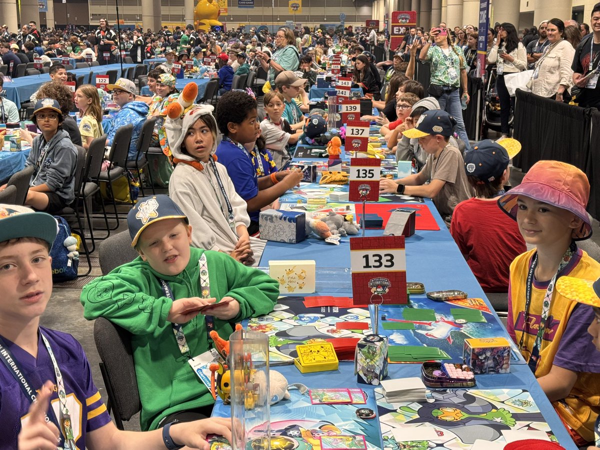 arnold_tcg's tweet image. Day 2! with a clutch win-and -in and now 2 rounds to go!