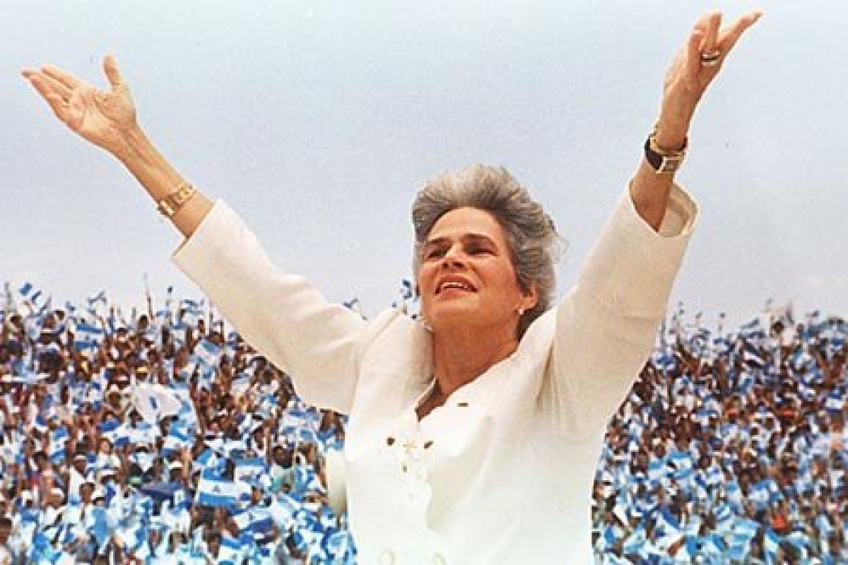 VOLVEREMOS A SER REPÚBLICA, volveremos a la primavera de la democracia, al restablecimiento de las libertades públicas y del estado de derecho. 

Volveremos a Nicaragua, doña Violeta.