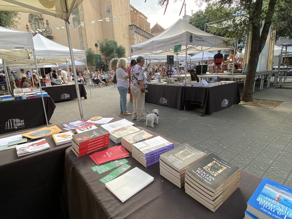 #createdicions participa al mercat editorial de la <a href="/Viladelllibre/">Xarxa de Viles del Llibre</a> a la Placeta #arenysdemar. També col•laborem a l’ambientació marinera de l’acte de cloenda que es farà diumenge a la Llotja vella.