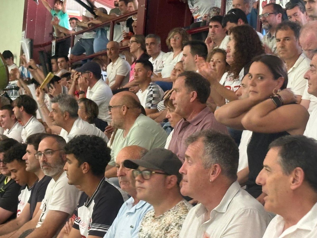 fedfutnavarra's tweet photo. @tafafutbolsala @AlbenseFs @AytoTafalla 💪 Ambientazo en la Laboral…¡VAMOS, TAFA!
⚪️ @tafafutbolsala
🟢 @AlbenseFs
✅ Ida: 3⃣-4⃣
🕖 19:00
🏟️ IES Politécnico @AytoTafalla
📺 #DirectoFNF👇
https://t.co/TiNAfuncfO https://t.co/owGoy4Qdig