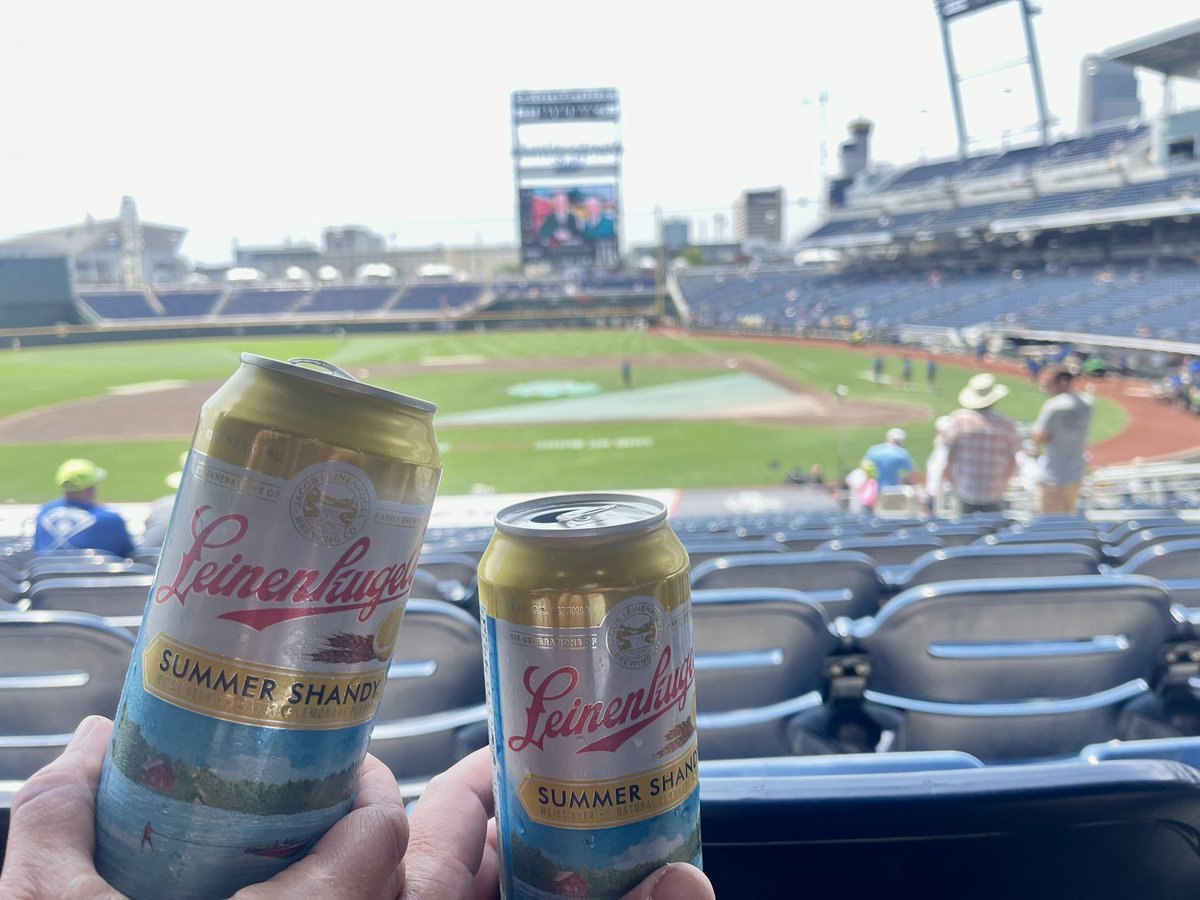 Stitch_Head's tweet image. Still got an hour before game time between @RacersBaseball and @UCLABaseball. The weather is pretty obnoxious, a high of 90° with very little cloud cover and humid. Ugh! 
It’s a good day for a summer shandy, thank you @Leinenkugels. 
#BoysOfSummer