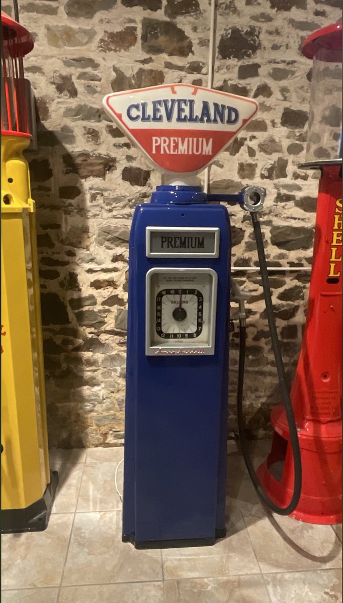 UKREST0RATI0N's tweet image. UK Restoration’s latest fully restored Avery Hardoll 101 Vintage Petrol Pump in Cleveland Livery.
#ukrestoration #clientprojects #Cleveland #averyhardoll #averyhardoll101 #restoration #restorationproject #restoringpetrolpumps #clevelandpetrolpump #fbhvc