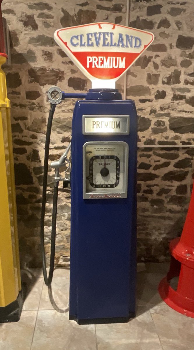UKREST0RATI0N's tweet image. UK Restoration’s latest fully restored Avery Hardoll 101 Vintage Petrol Pump in Cleveland Livery.
#ukrestoration #clientprojects #Cleveland #averyhardoll #averyhardoll101 #restoration #restorationproject #restoringpetrolpumps #clevelandpetrolpump #fbhvc