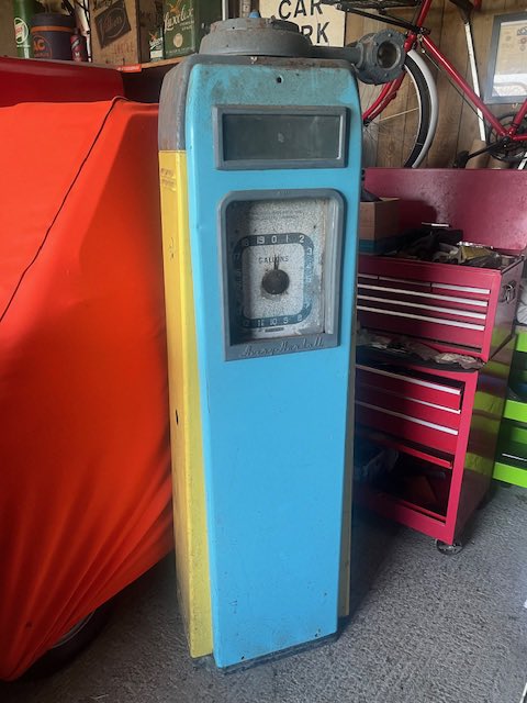 UKREST0RATI0N's tweet image. UK Restoration’s latest fully restored Avery Hardoll 101 Vintage Petrol Pump in Cleveland Livery.
#ukrestoration #clientprojects #Cleveland #averyhardoll #averyhardoll101 #restoration #restorationproject #restoringpetrolpumps #clevelandpetrolpump #fbhvc