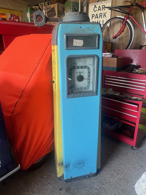 UKREST0RATI0N's tweet image. UK Restoration’s latest fully restored Avery Hardoll 101 Vintage Petrol Pump in Cleveland Livery.
#ukrestoration #clientprojects #Cleveland #averyhardoll #averyhardoll101 #restoration #restorationproject #restoringpetrolpumps #clevelandpetrolpump #fbhvc