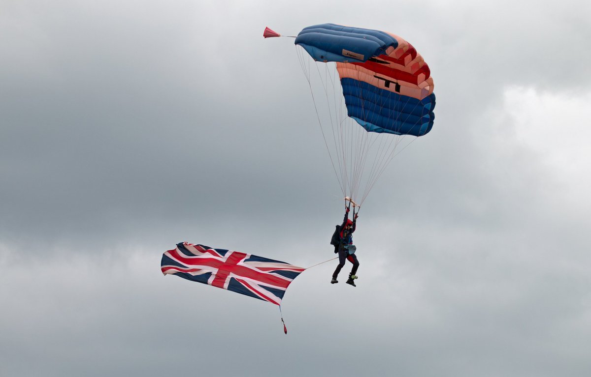 Funtera's tweet image. And telling me that&apos;s enough for my shots from @cosfordairshow is the @RAFFalcons #avgeek #RAFCosfordAirshow