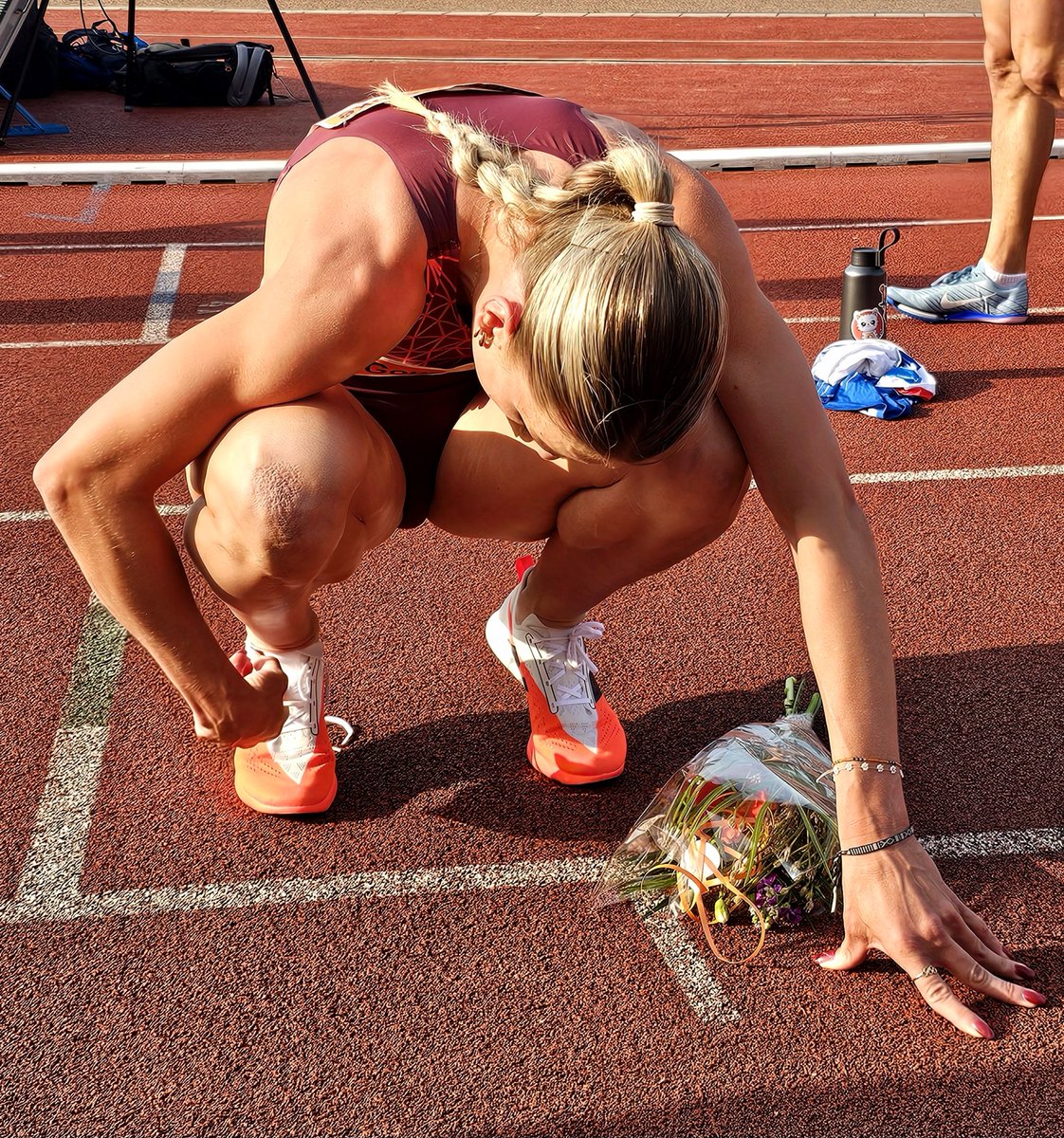 TopatletiekLive (@topatletieklive) on Twitter photo Lisanne de Witte is verreweg de snelste op de #400m 53.10❗️ Lisanne de Witte is verreweg de snelste op de #400m 53.10❗️