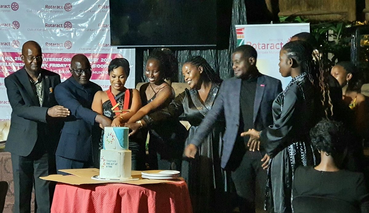 DGEDanielDdam's tweet image. I'm delighted sharing with Rotaractors officiating the installation of #PE_Diana #Rac_KampalaMunyonyo inducting 6 into Rotaract.
This marks a significant step in strengthening Rotary-Rotaract collaboration and fostering a new breed of servant leaders
#UniteForGood
@RCMengo1988