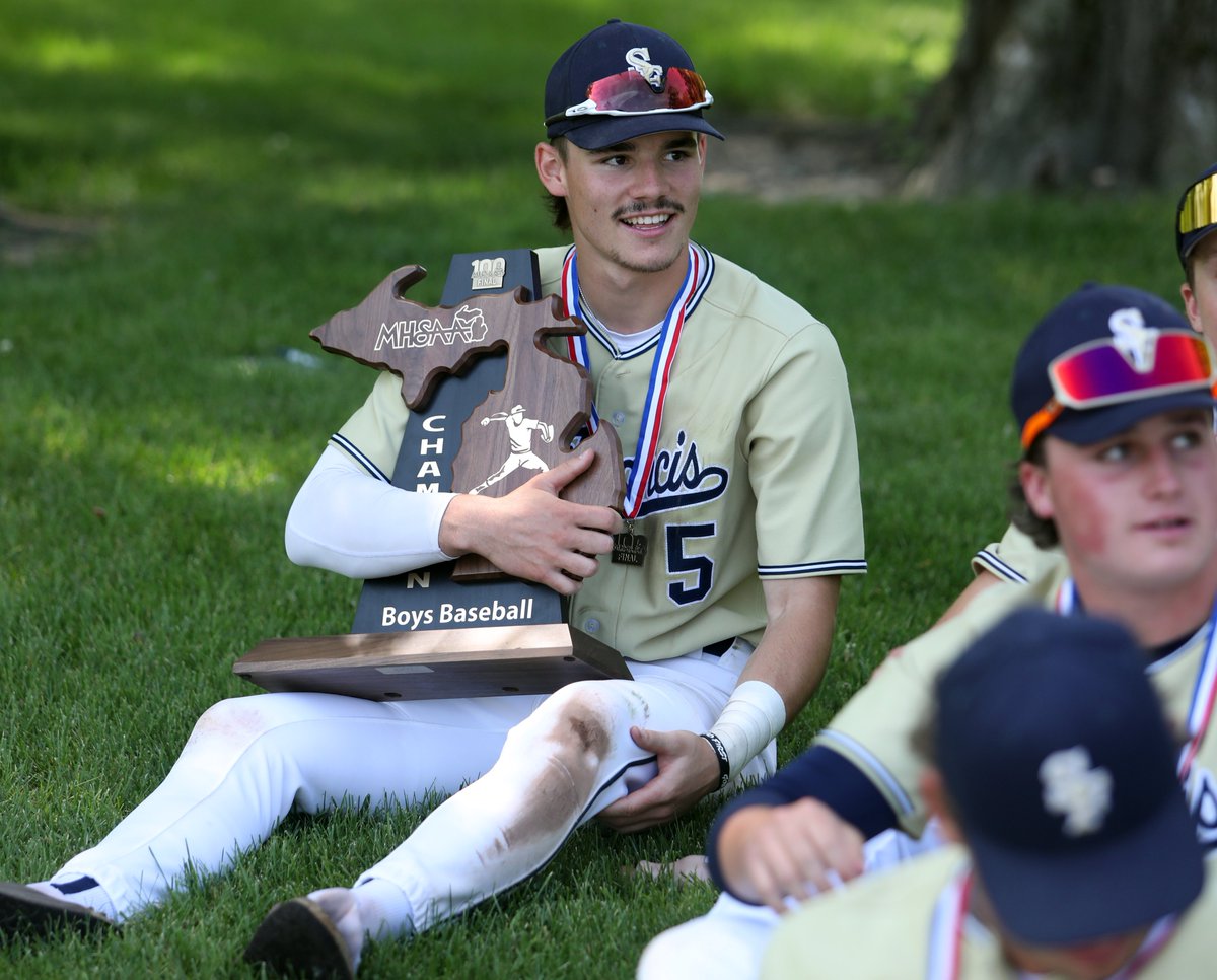 Traverse City St. Francis won the Division 3 baseball state championship with a 5-4 win over Marine City. Here's 40 photos from the day, including at least one of every player on the team.
photos.record-eagle.com/Sports/Basebal…