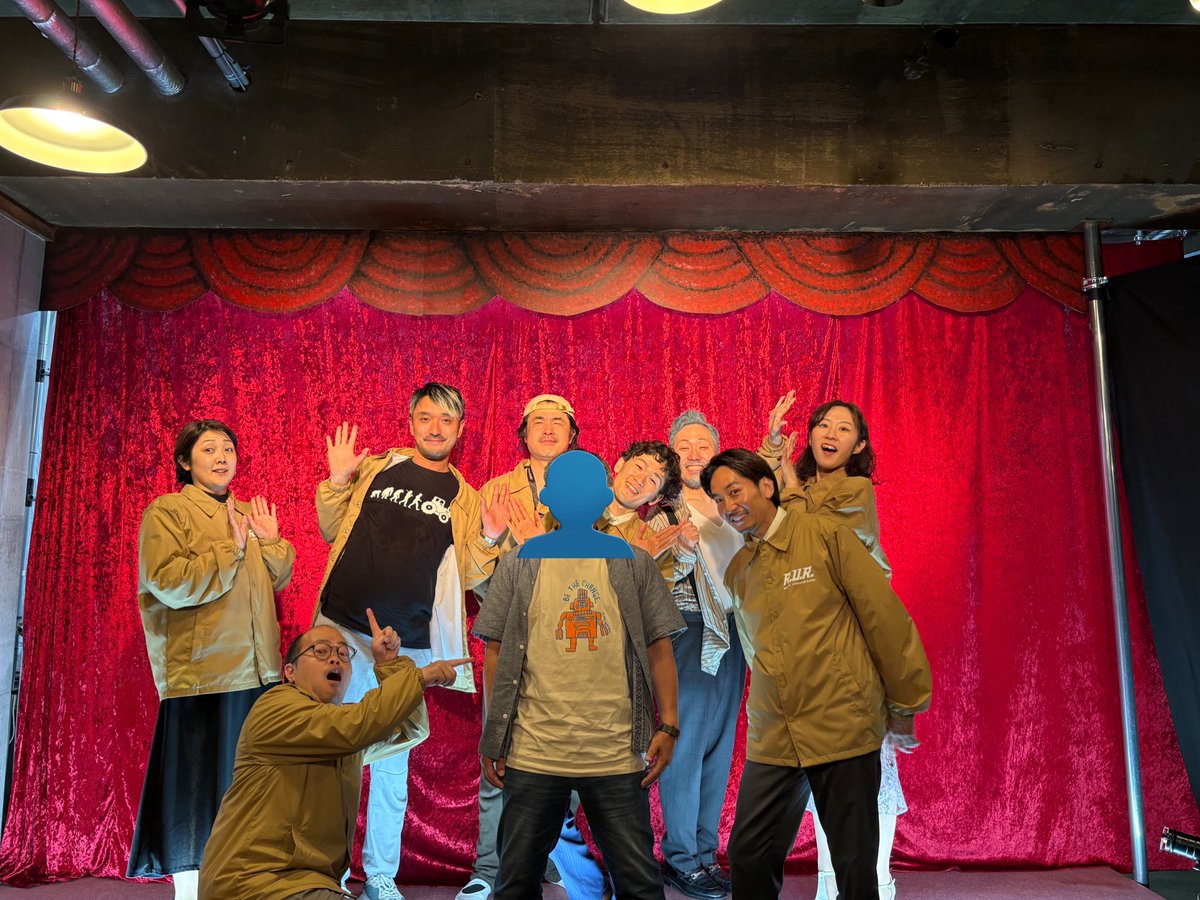 シアターランポン #アールユーアール を再び。今日は集中してのめり込んで見入った。同じ台詞を聞くのでも、表情での演技がよく見えるのと共に、逆にセリフのないキャストの表情もよく表現されていてより理解度が深まった。明日は完売の為16日の最終日がラストチャンス
エルウーエル、ロボタ、ヨゼフ