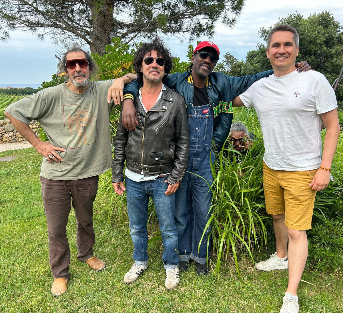 Hit Story tweet media