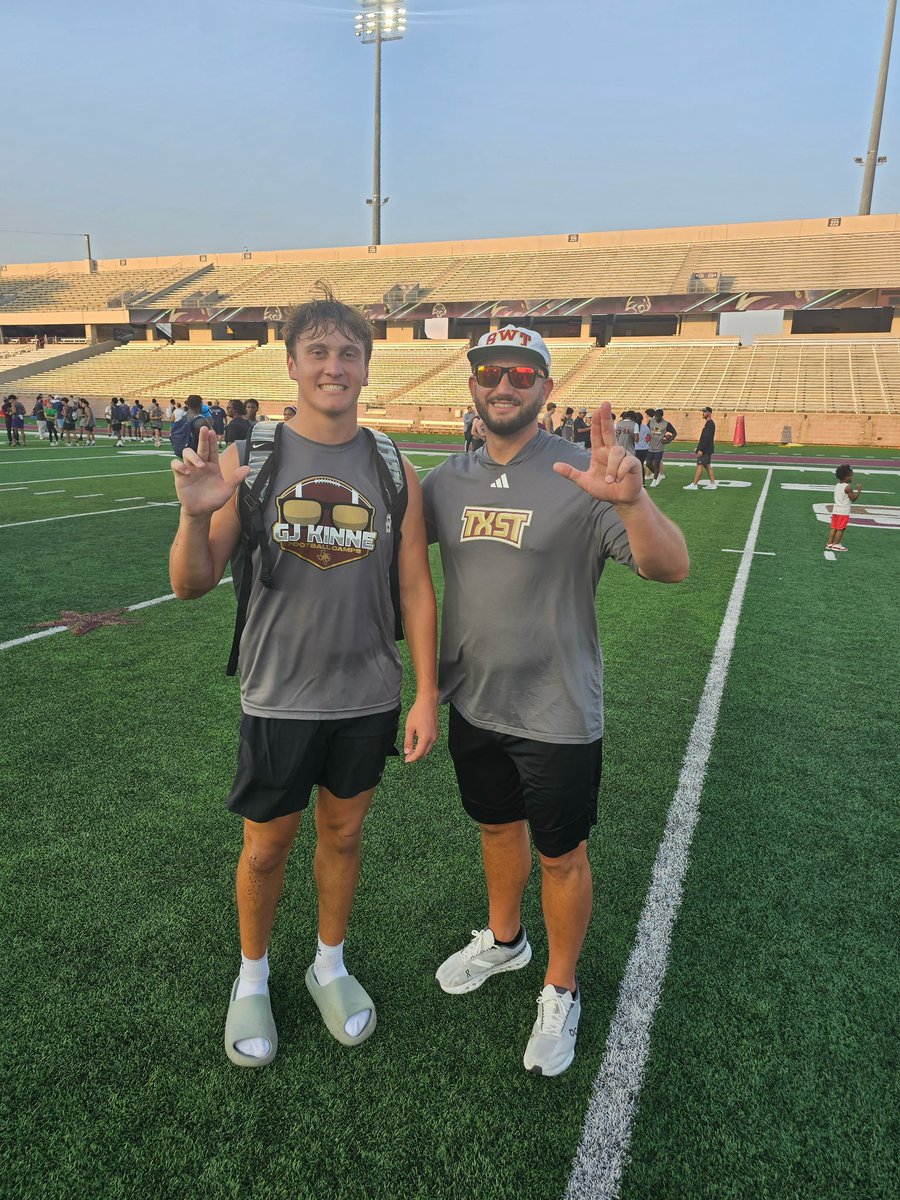 aiden_slansky's tweet image. Had a great time at the @TXSTATEFOOTBALL camp. Thank you @CoachWillBryant and @SpencerHawthorn for the advice and work. #EatEmUp
@txst @GJKinne @CoachMartin_18 @mcneill_josh @Coach_Stang @DogFootball