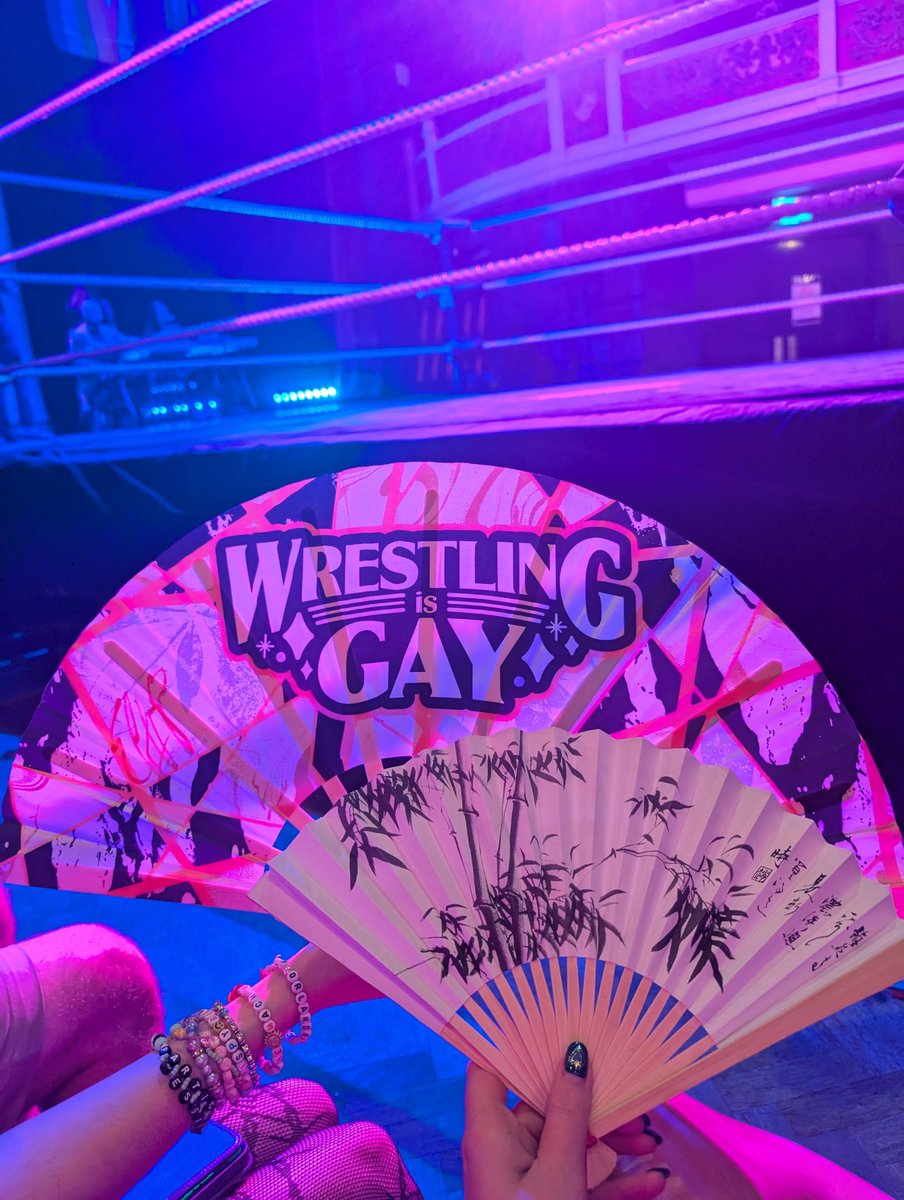 Brought a fan after hearing this venue gets hot 
<a href="/almostodiena/">Odiena</a> 's is bigger 👀