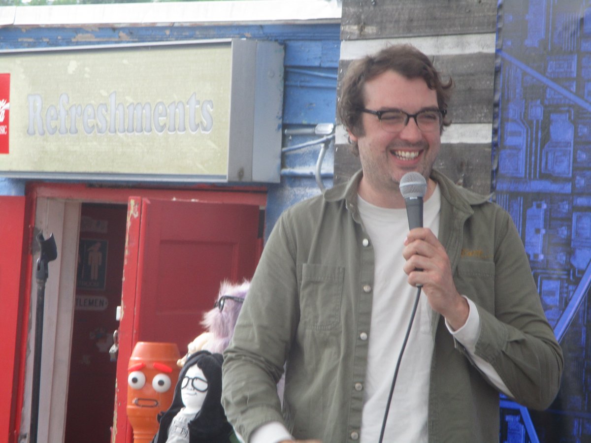 brotherzee's tweet photo. More pix of Jonah Ray at the #MST3K Ultimate Fan Event at the @MahoningDIT, including hugging the newly engaged couple of MSTies! #driveins #mst3000 #driveintheaters #torgo @MST3K @MST3KInfo #JonahRay #mahoning #hashtag https://t.co/F61AbstDkJ