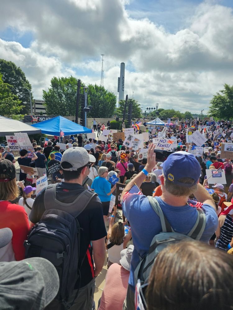 YourAnonCentral's tweet photo. The brave people of the United States are holding massive protests nationwide against the Trump regime, despite threats from the regime and its cult MAGA followers.

The people have declared enough is enough, restore democracy, justice, and remove Trump. #3E #NoKings #NoKingsDay https://t.co/8SAQJN4R4r