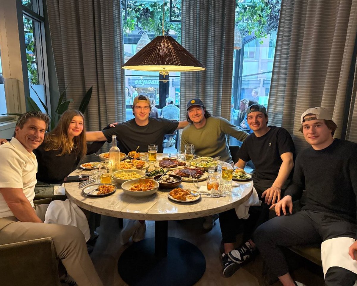 Macklin Celebrini celebrated his 19th birthday yesterday with his family... and Tyler Toffoli! 🦈

(📸: IG/tofff73)