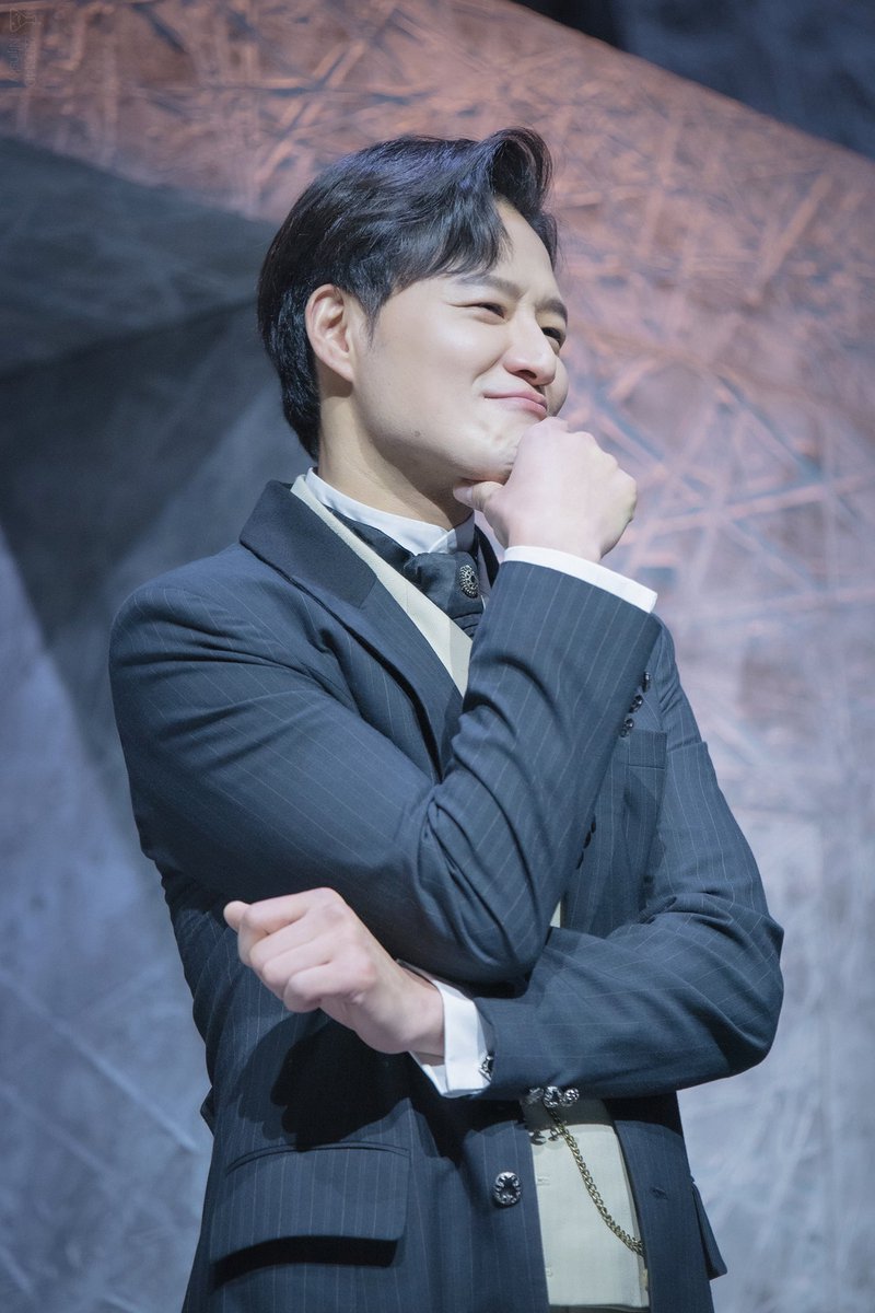 250614 밤 뮤지컬 니진스키 무대인사

디아길레프 役 #김종구

흐-음 길레프🤔