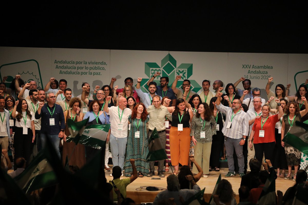 iuandalucia's tweet image. 🟢 La nueva coordinadora reelige a @Toni_Valero como coordinador de IU Andalucía. ¡Enhorabuena a todas y todos por la XXV Asamblea Andaluza!