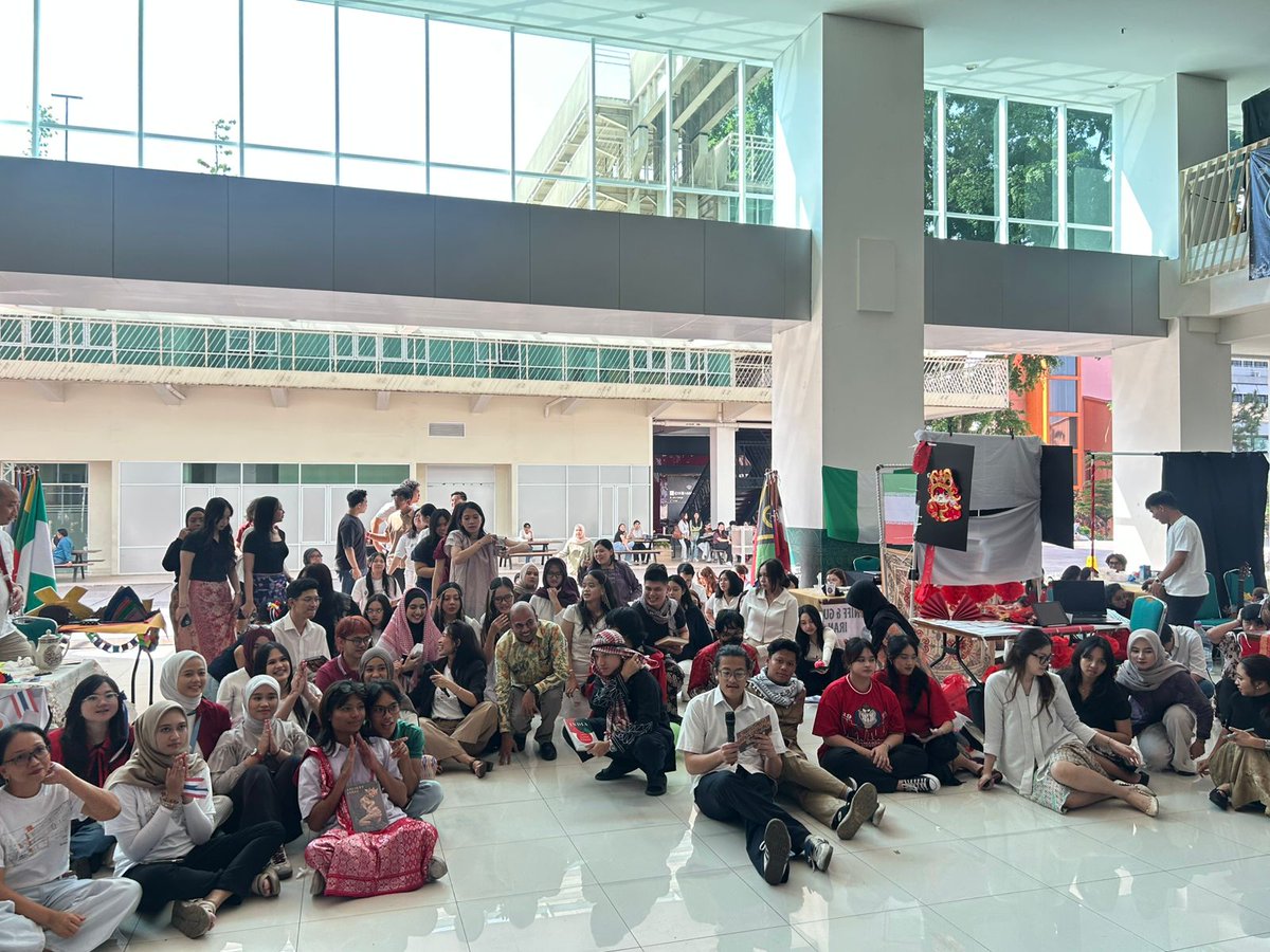 ICCR in INDONESIA (@iccr_jakarta) on Twitter photo DCM, Shri Bijay Selvaraj, <a href="/kgl123/">Bijay Selvaraj</a> visited Parahyangan Catholic University in Bandung to attend the Public Diplomacy Fair organized by the Dept of Int'l Relations.
DCM interacted warmly with students, visited their exhibitions, and shared thoughts and experiences on diplomacy. DCM, Shri Bijay Selvaraj, <a href="/kgl123/">Bijay Selvaraj</a> visited Parahyangan Catholic University in Bandung to attend the Public Diplomacy Fair organized by the Dept of Int'l Relations.
DCM interacted warmly with students, visited their exhibitions, and shared thoughts and experiences on diplomacy.