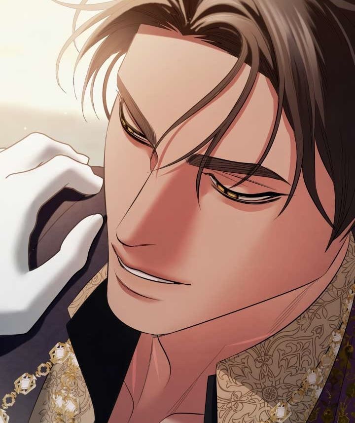 Saling mengikat ikrar suci di depan altar dan seluruh khalayak yang menjadi saksi.

“Karena itu,” jeda diberikan dengan bisikan kecil, namun lebih dari cukup ‘tuk didengar oleh mereka berdua. 

“Terima kasih untuk tetap bertahan hidup bersama denganku.”