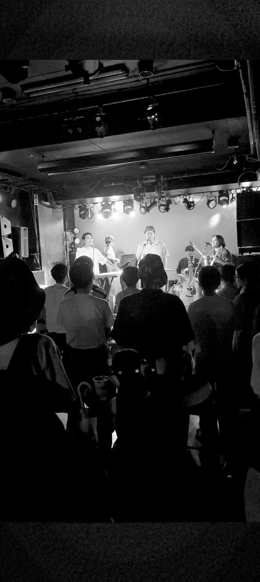 ya33mo33's tweet photo. ERA　23rd　anniversary
息子、妻、義理母、兄夫婦も来てくれて大変楽しかったです。久しぶりに再会したバンド仲間も変わらず元気で、子どもが生まれてたり、音楽続けてたりでライブハウスっていい場所だなと毎度思います。ERAありがとー。おさださんありがとうございます。 https://t.co/ung72EbFKy