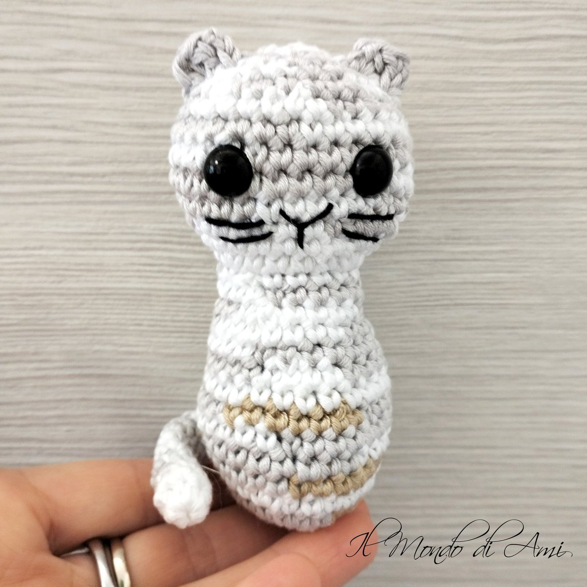 Gattino 🐈 portachiavi
-
#gatto #gattino #cat #littlecat #portachiavi #keychain #amigurumi #handmade #crochet #fattoamano #uncinetto #crochet #ganchillo #dropsyarn #dropsfan #dropsdesign #dropsmuskat #withoutpattern #freehandmade #originaldesign