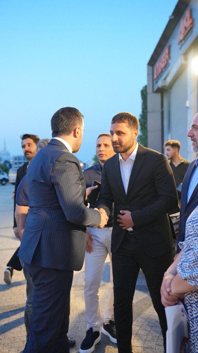 asavistanbul's tweet photo. AŞAV İSTANBUL Şube Başkanımız Genç iş Adamı @muhaammedkoc
Aziz Şehitlerimizin kıymetli Babaları ve Kahraman Gazilerimizle Babalar Günü vesilesiyle düzenlediği anlamlı akşam yemeği programına katılarak bizleri onurlandıran herkese yürekten teşekkür ederiz. Bu özel günde aramızda bulunarak bizleri yalnız bırakmayan Bağcılar Kaymakamı Abdullah UÇGUN, AŞAV Genel Başkanımız Sn @ZiyaSozen  Aile ve Sosyal Hizmetler İl Müdürü Ömer TURAN, Kumburgaz Kamp Komutanı Albay Sadık TATAR, Bağcılar Belediye Başkan Yardımcısı Volkan ÇAKMAK'a şükranlarımızı sunarız.

Organizasyonun kusursuz bir şekilde gerçekleşmesini sağlayan Bağcılar Sosyal Hizmetler Müdürü Mervegül MACİT Hanımefendi ve ekibine de özverili destekleri için minnettarız. Tüm Şehit Babalarımızın ve Gazilerimizin Babalar Günü'nü en içten dileklerimizle kutlarız. 🇹🇷
@ZiyaSozen
@muhaammedkoc 
@lokmanbeyazz 
@AsavVakfi