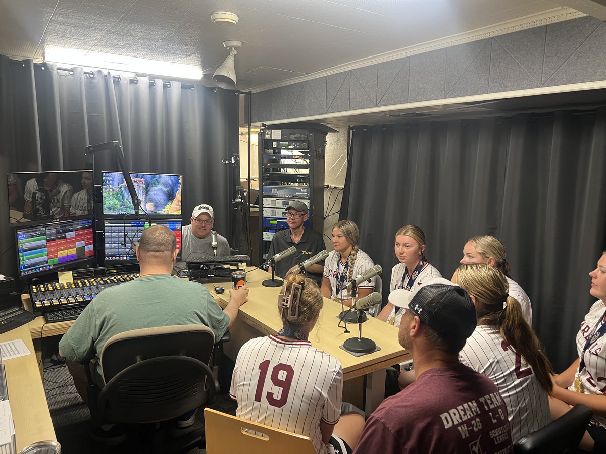 The Pine Grove Cardinals are in the house!

Listen live: player.aiir.com/wppa/