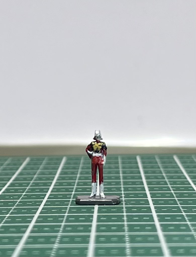 #おれのわたしの男性フィギュアを見てくれ
1/144 シャア•アズナブル。見てるとまだ手直しの余地があるような気がしてくる…いやいや…、そんな…。