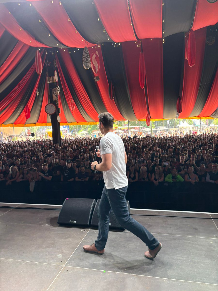 Hyde Park Civilizace (@hpcivilizace) on Twitter photo Tohle je neuvěřitelné!!!
O Hyde Parku Civilizace a práci redakce vědy s <a href="/DanielStach/">Daniel Stach</a> na <a href="/rockforpeople/">Rock for People</a> právě teď! Tohle je neuvěřitelné!!!
O Hyde Parku Civilizace a práci redakce vědy s <a href="/DanielStach/">Daniel Stach</a> na <a href="/rockforpeople/">Rock for People</a> právě teď!