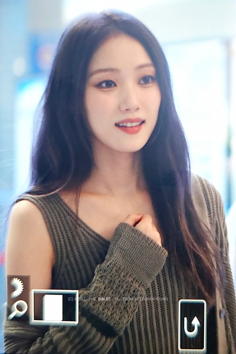 bellethebiblee's tweet photo. 250614 조심히 다녀와🍀 #이성경 #LEESUNGKYOUNG @heybiblee https://t.co/qjC9IPZjKw