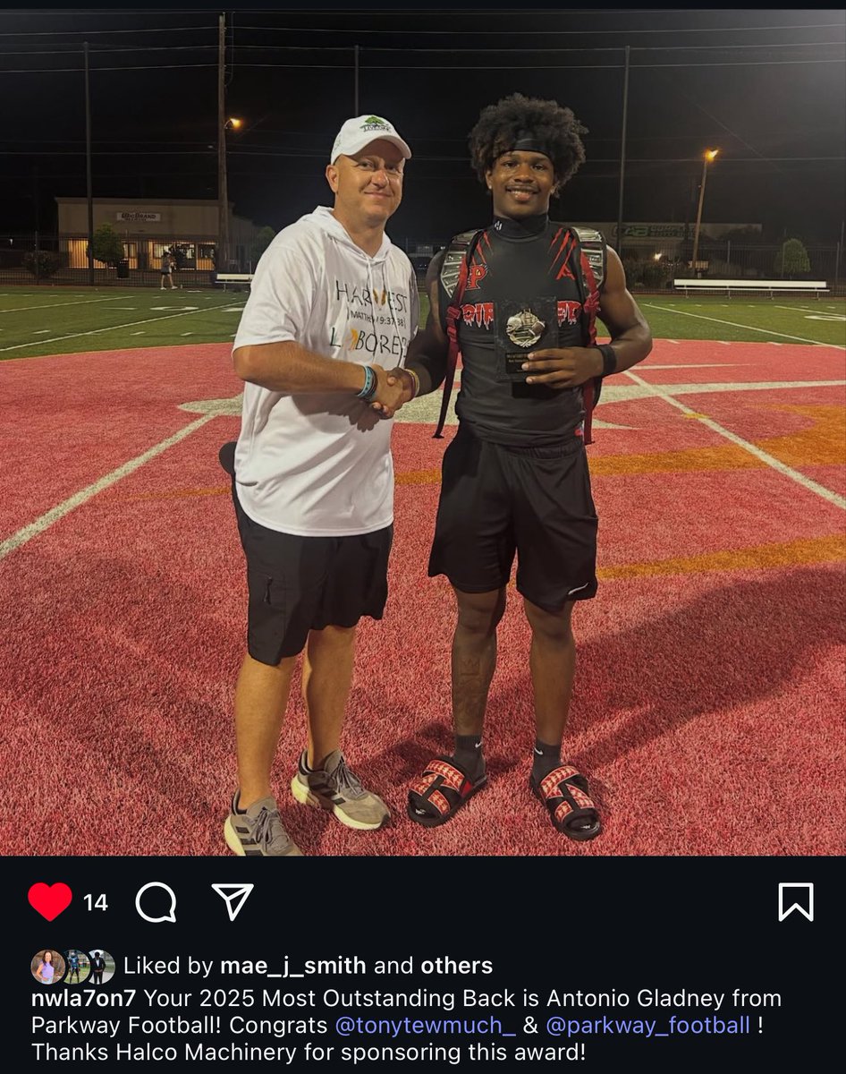 AntonioGladney2's tweet photo. #AGTG Blessed to be named Most Outstanding Defensive Back at the North West Louisiana 7on7 tournament. ATH.....

@ParkwayFootball 
@jjames1903 
@cbrot34 
@samspiegs 
@JeritRoser https://t.co/CwI7b718uC