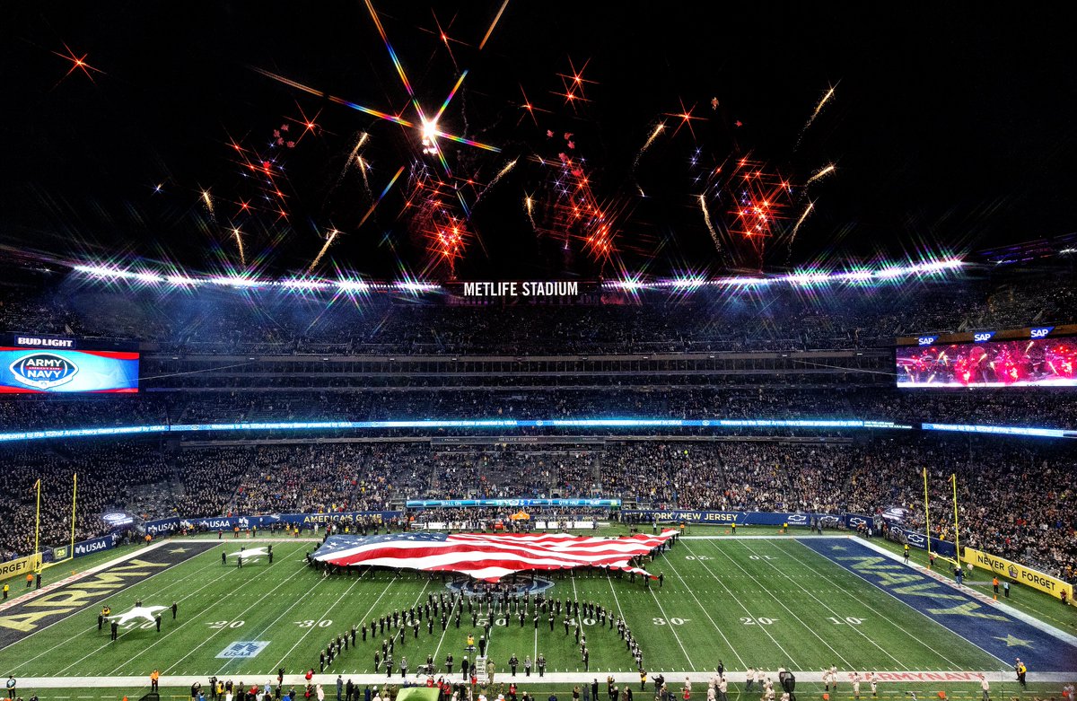 Happy Flag Day 🇺🇸

#GoNavy | #RollGoats