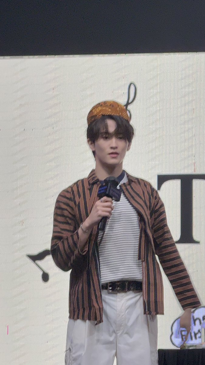 sweetiesvanilie's tweet photo. MAS MARK 

#MARK #마크
#TheFirstfruit #MARK_TheFirstfruit
#NCT #NCT127 #NCTDREAM #MARK_TheFirstfruit
#DyandraGlobal #DyandraGlobalFansignEvent https://t.co/DMkxCGIEuc