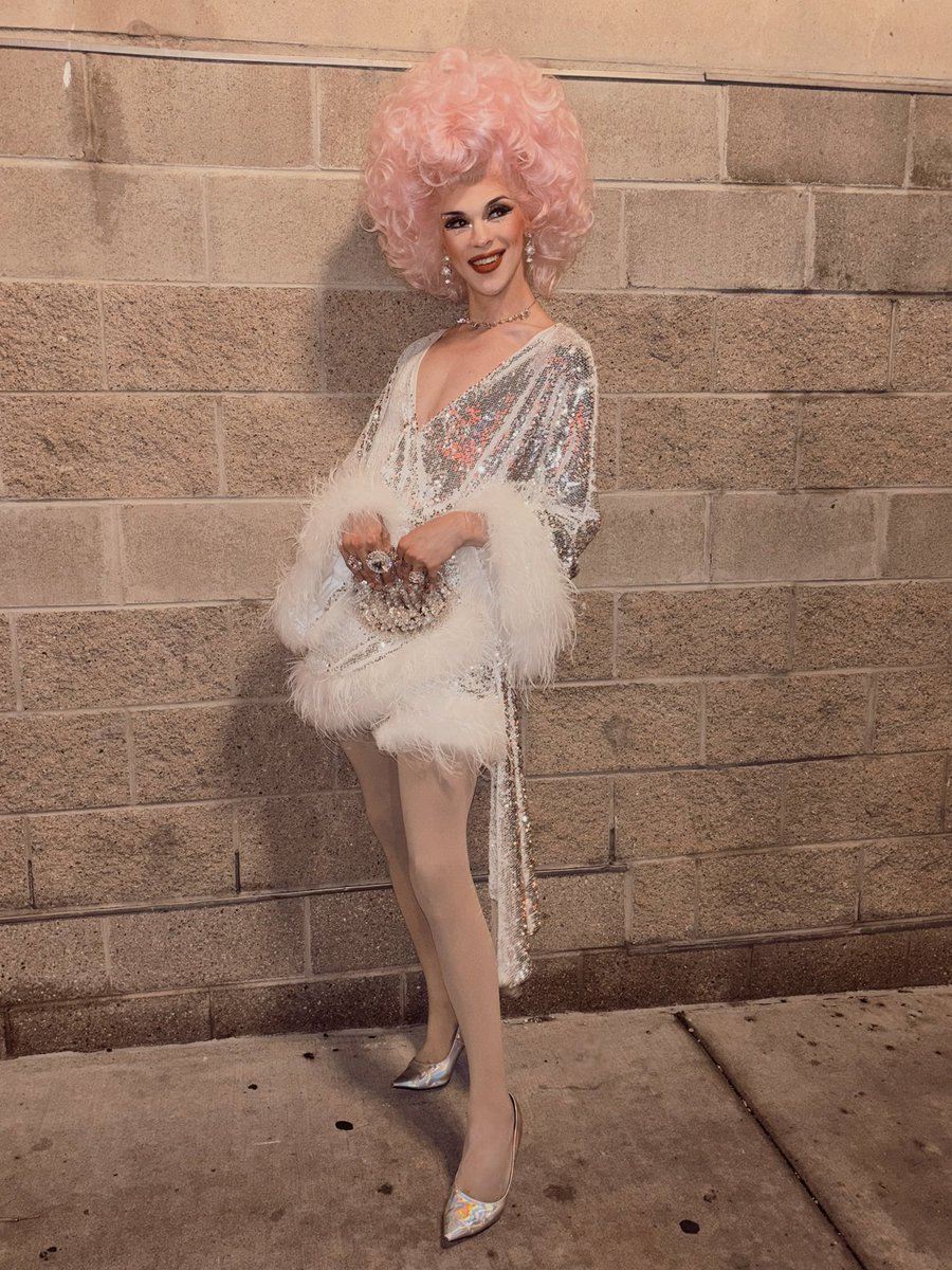 OkPerryOk's tweet image. 🌸✨Tatianna looked at me last night and said “you look like a gay Q-Tip” and you know what? She’s right and it should be said. ✨🌸