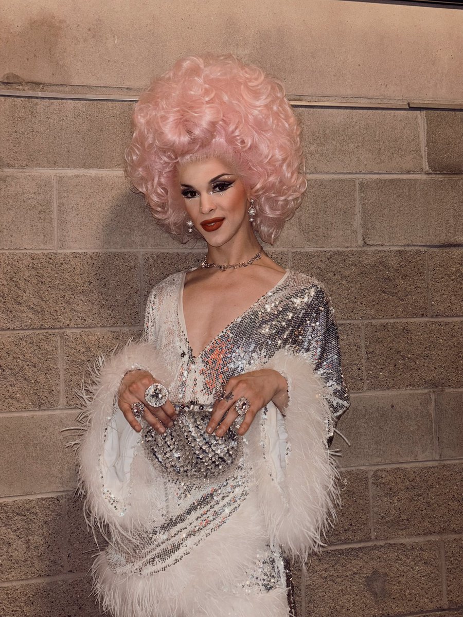 OkPerryOk's tweet image. 🌸✨Tatianna looked at me last night and said “you look like a gay Q-Tip” and you know what? She’s right and it should be said. ✨🌸