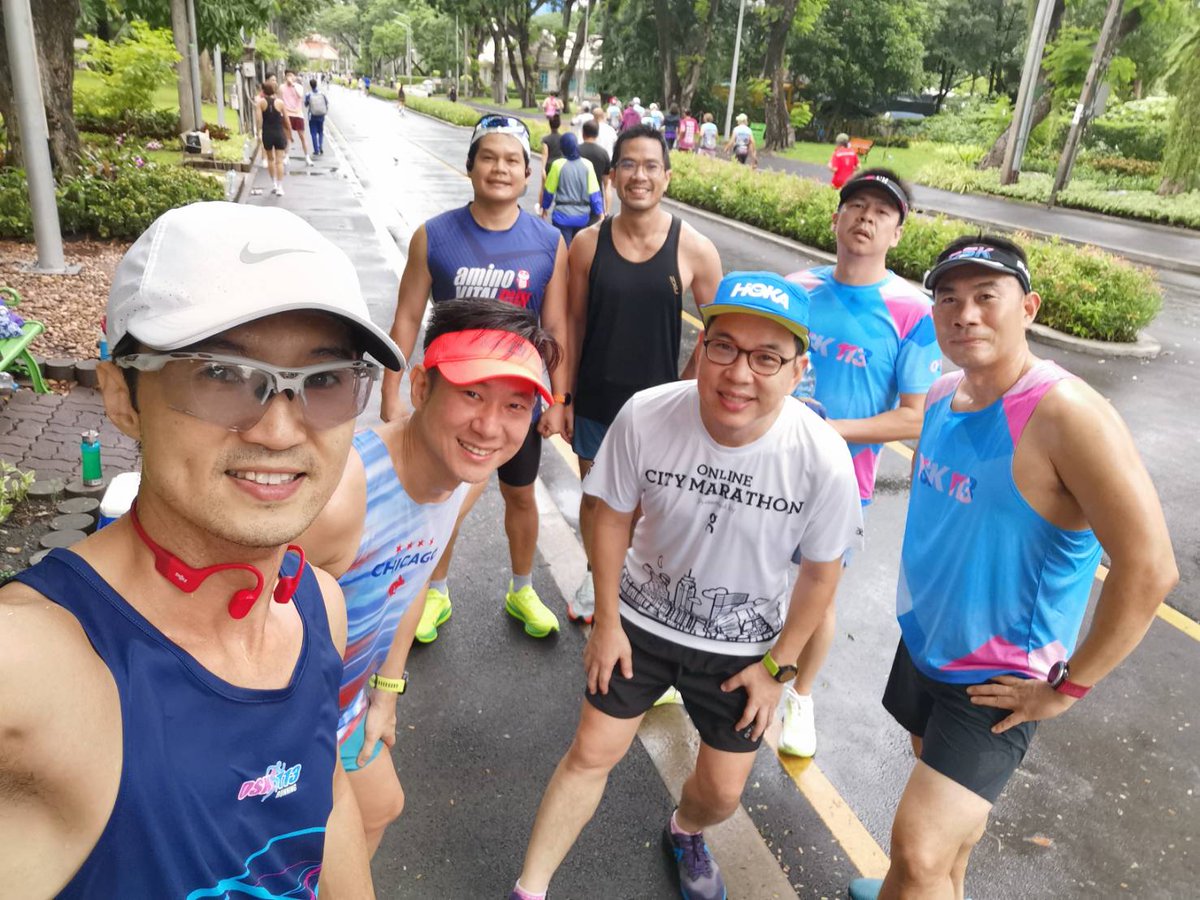 DolDolArt's tweet photo. ปีนี้ Run Club เกิดใหม่มากมาย แต่ผมก็ยังวิ่งกับเพื่อนๆ กลุ่มเดิม 😜😁 https://t.co/smbQtcv9zk