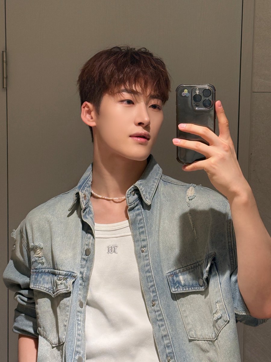 at_ALL_H_OURS's tweet image. [#유민]
반년만에 볶음볶음볶음 머리🤎

#ALL_H_OURS #올아워즈
#YOUMIN #유민