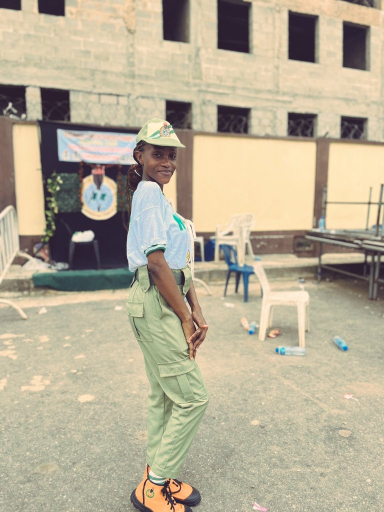 Oluwatunrayo12's tweet photo. Swearing in ceremony something ๐ซฉ๐
Not ya regular corp member ๐๐ฅบ
Who's a corper, a corper is a graduate...., now my mom would let me rest. As l don finally wear the corper cloth even with shege seen to wear this uniform ๐ซฉ๐ฅบ
#nysc #batcha2 https://t.co/whwgZuzWjG